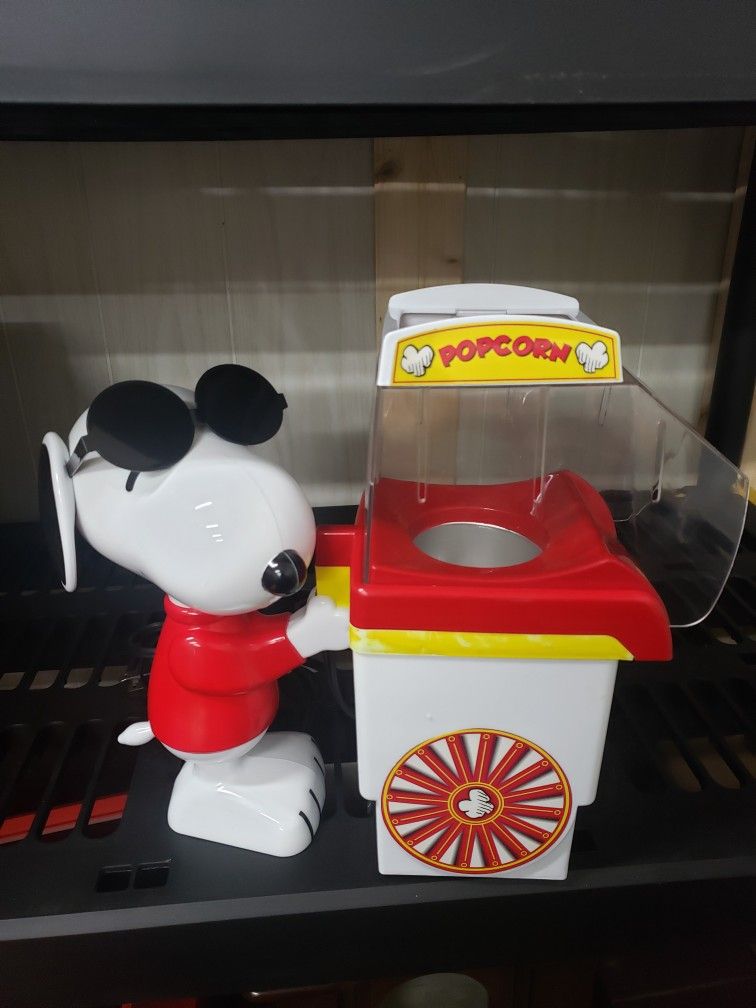 Peanuts The Original Snoopy Popcorn Push Cart Air Popper by Smart Planet