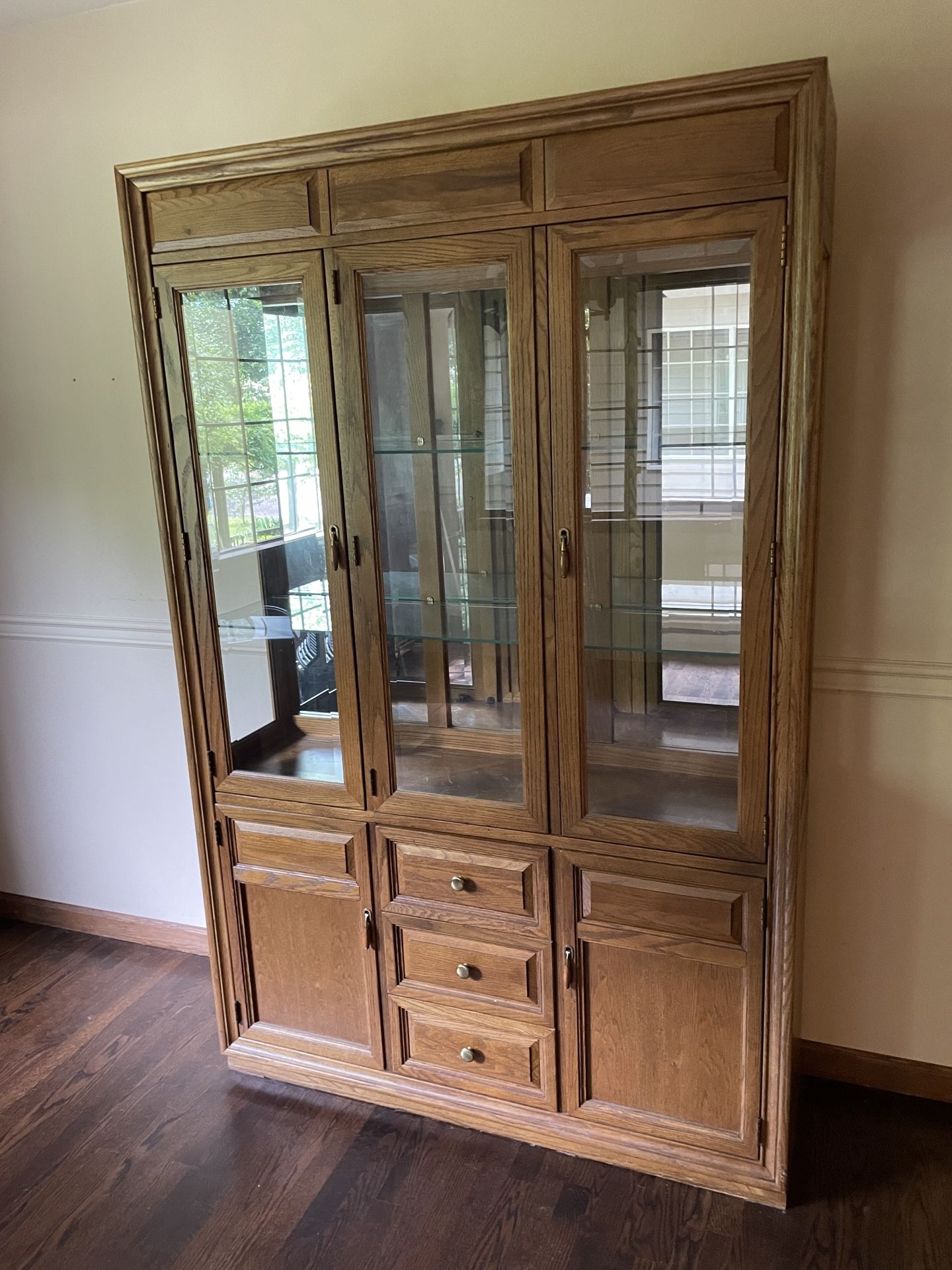 Free China Cabinet