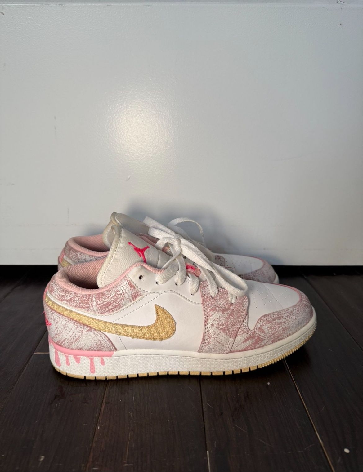 Air Jordan 1 Low GS 'Strawberry Ice Cream' 5.5 Y