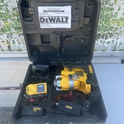 DeWalt DW073 Cordless 18volt Rotary Level W/Tripod 