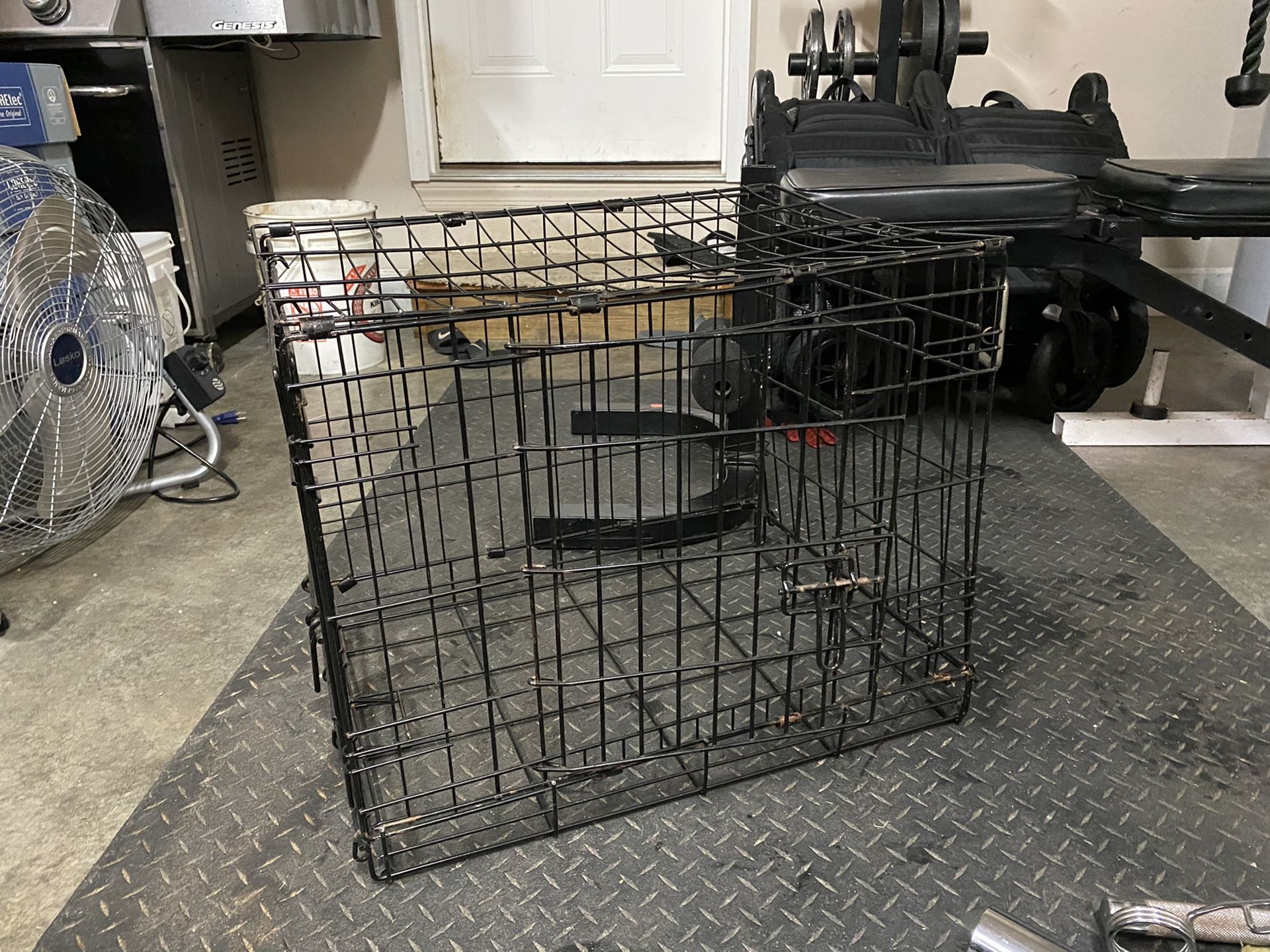 Medium dog crate