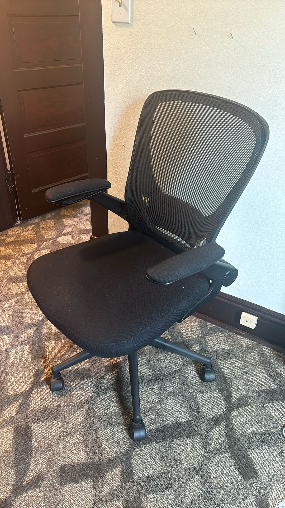 Adjustable desk chair