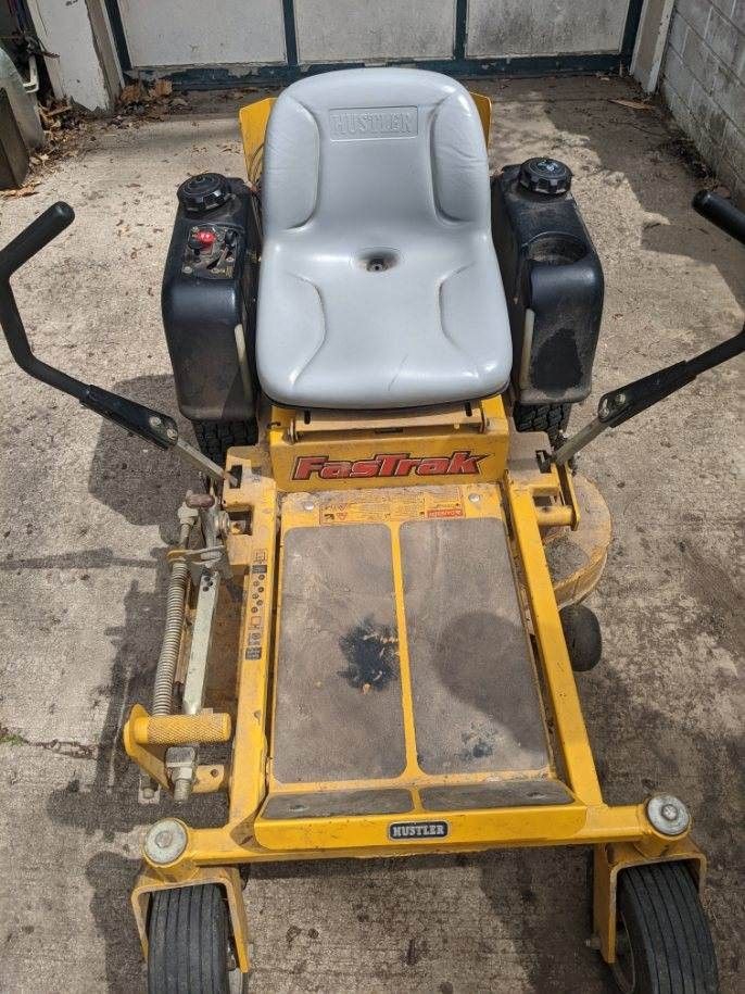 Hustler 36in FasTrack Zero-turn Riding Mower