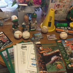 Long Island LI Ducks 2000 Collection inaugural season & 2001 autograph yearbooks  With signatures + Collection