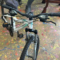 Specialized Myka Sr Suntour