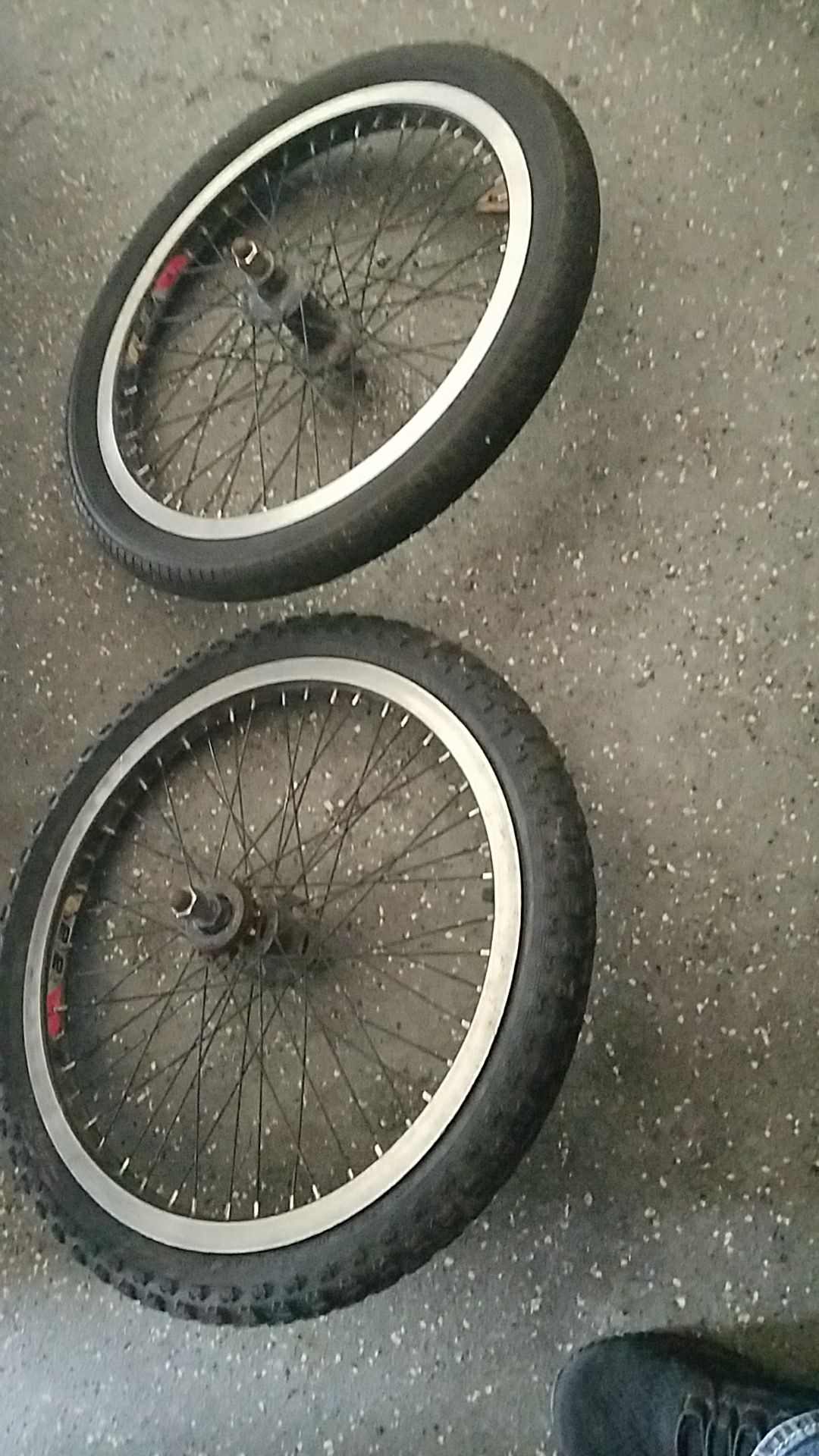 2 front and back. 20 inches bike wheel