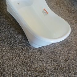 Baby White Tub