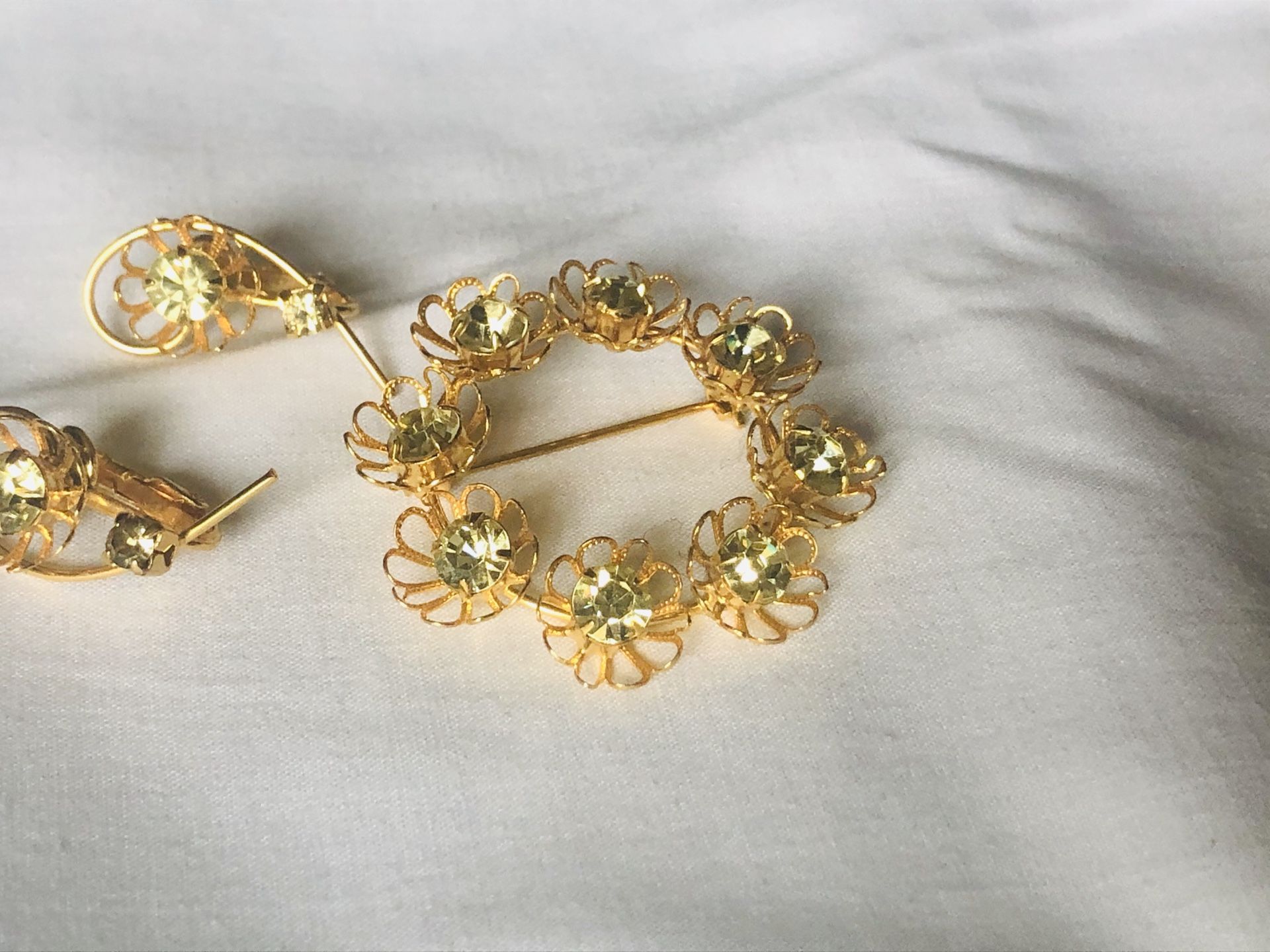 Vintage clip on earrings and brooch pin Rhinestones 3 inch brooch pin