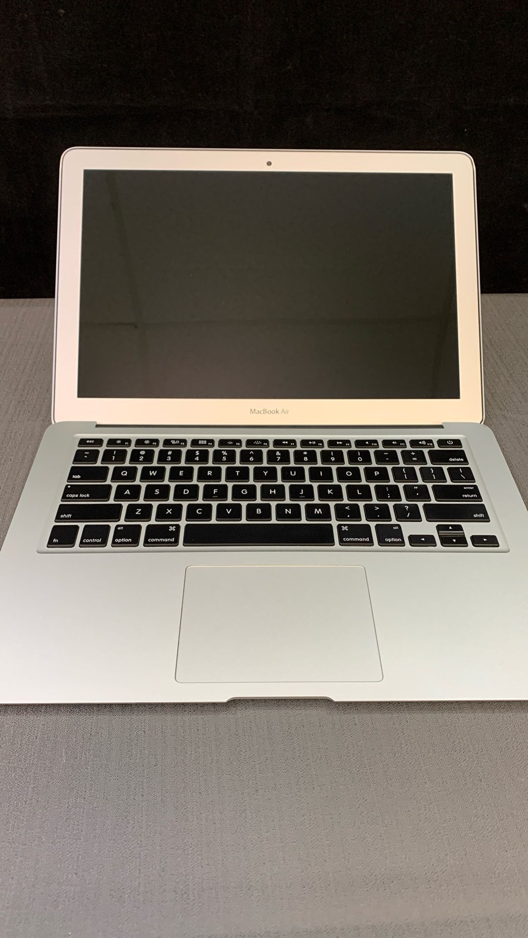 Apple MacBook Air 2017 / i7 /8 GB / 256 GB SSD (reconditioned Certified)