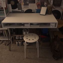 desk 