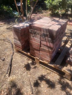 Free red bricks