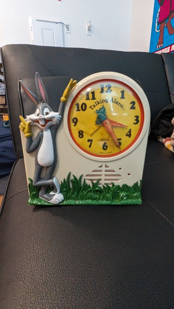 Vintage 1974 Bugs Bunny Talking Alarm Clock "Eh Wake Up Doc!" with Carrot Hands