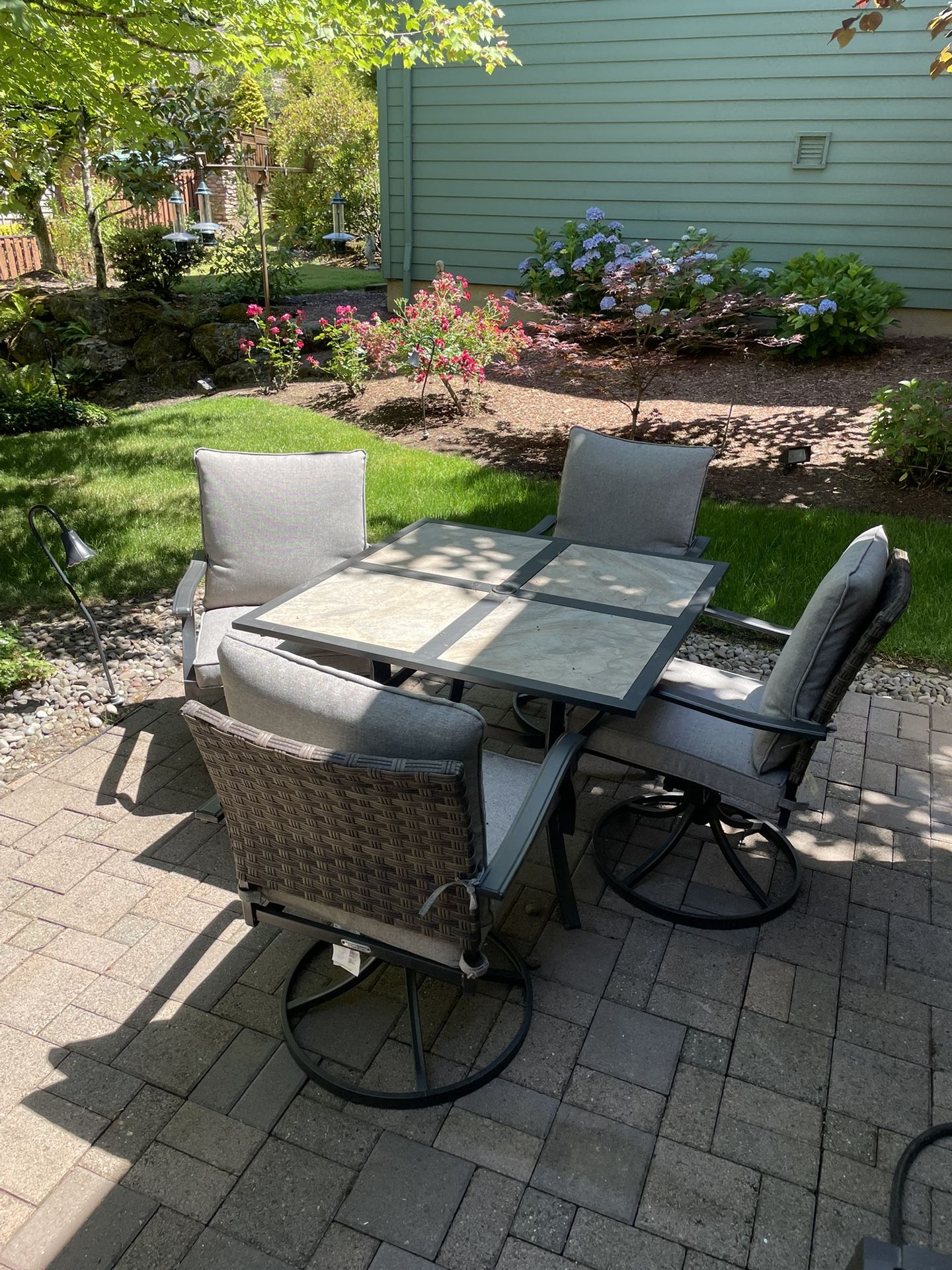 Outdoor Wicker Swivel Rocker Dining Chairs, Set of 4, Gray