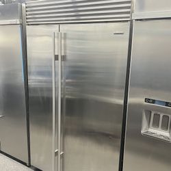 Subzero Side By Side Built In Stainless Steel Refrigerator 48”