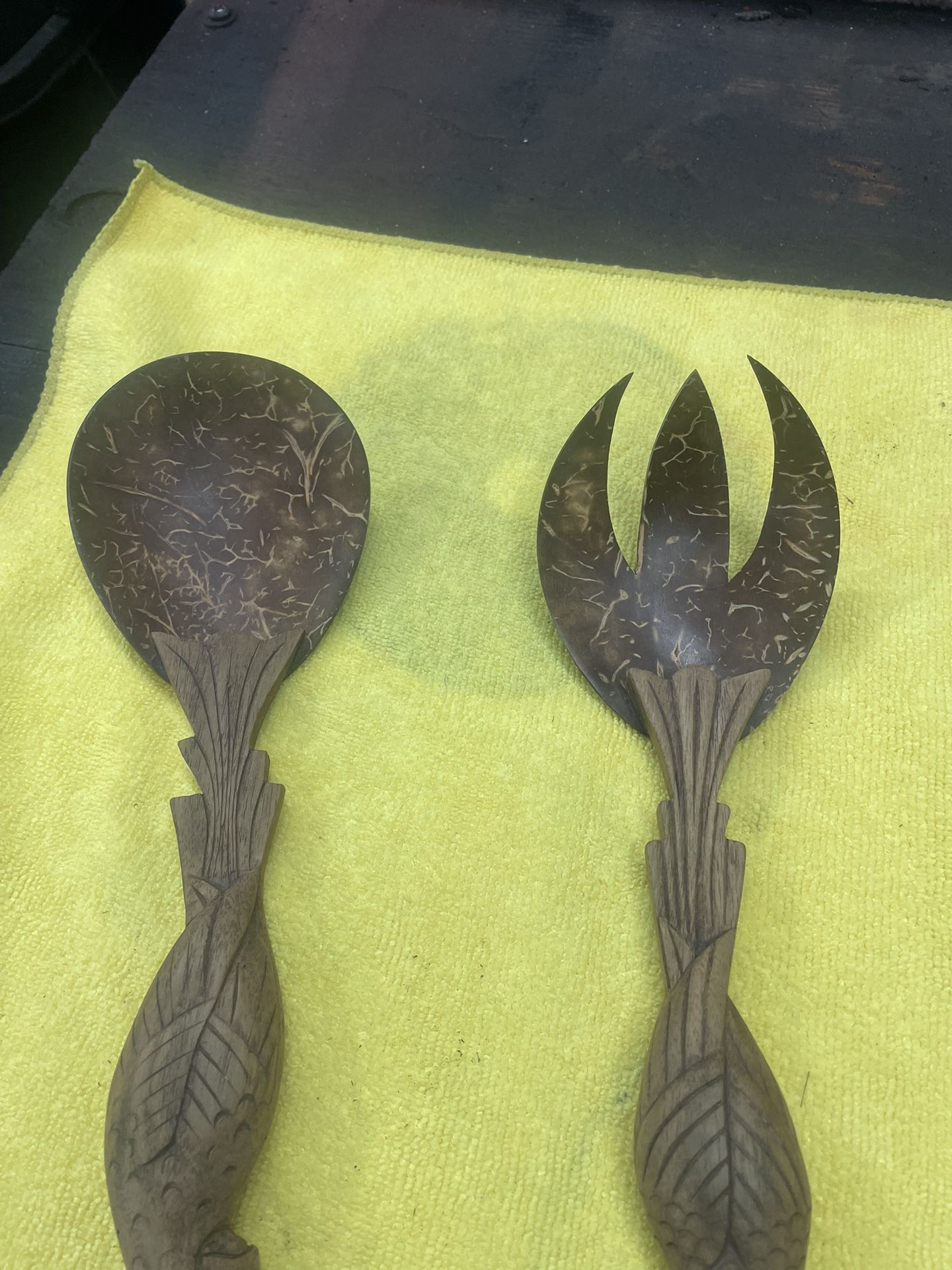 Carved Salad Bowl Serving Forks