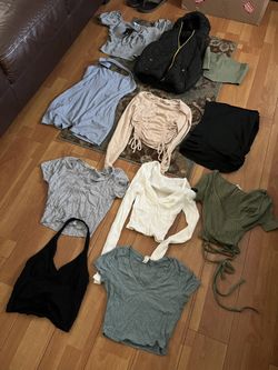 Ropa Talla Mediana $100 Por Todo El Lote De Ropa Buenas Condiciones 