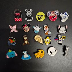20 Disney trading pins lot set.Tradeable at all disney parks.