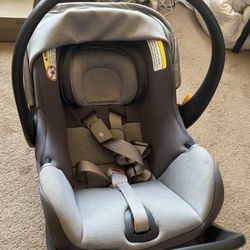 Chicco Keyfit 35 Infant Car Seat