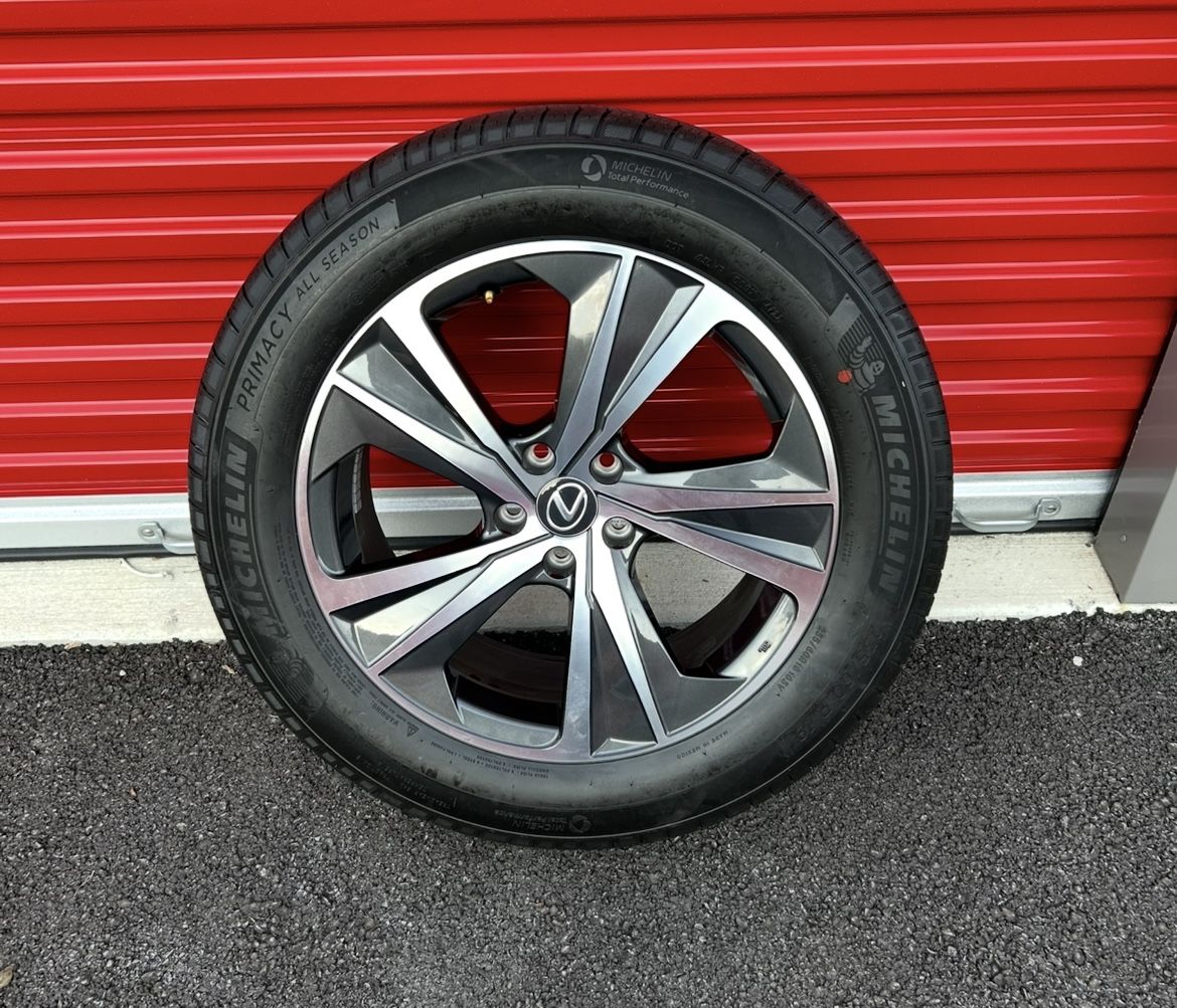 BRAND NEW FOUR 19" Lexus RX350 OEM Wheels (Tire and Rims)
