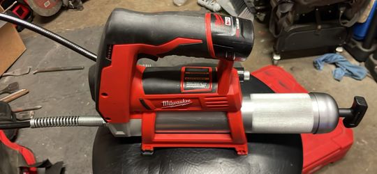 Grease Gun Milwaukee