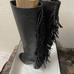 Woman’s Boots Size 5 M