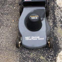 BLACK AND DECKER .13 amp ELECTRIC LAWNMOWER for Sale in Hayward, CA -  OfferUp