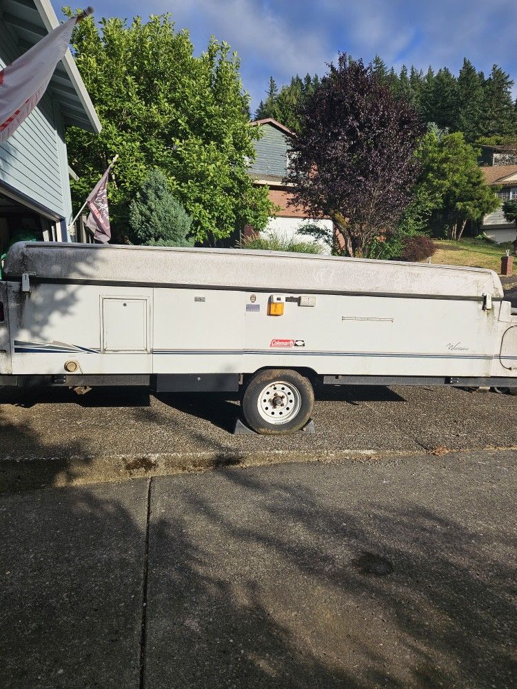 2001 Coleman Fleetwood Pop Up Tent Trailer