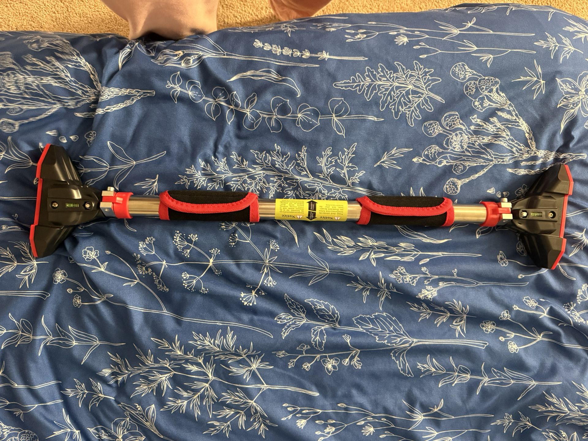 💪 Doorway Pull Up Bar — Heavy Duty, New (No Drilling)