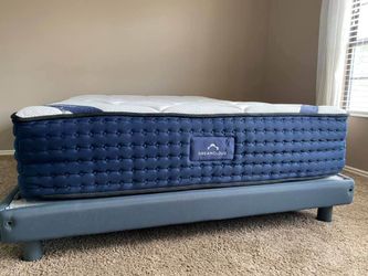 DreamCloud Queen Mattress - $399 (Retail: $1,299)