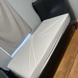 Twin Beds 