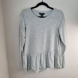 Simply Vera Vera Wang Knit Top with Sloped Ruffle Gray Women's Size Medium