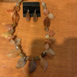 STUNNING VINTAGE  NEW POLISH CARNELIAN CARVED LEAFS  NECKLACE WITH EARRINGS