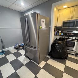 French Door Whirl Pool Fridge