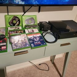 Xbox One with Games (Used)