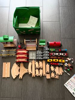 BRIO World Deluxe Railway Set - 87-Piece Wooden Train Set