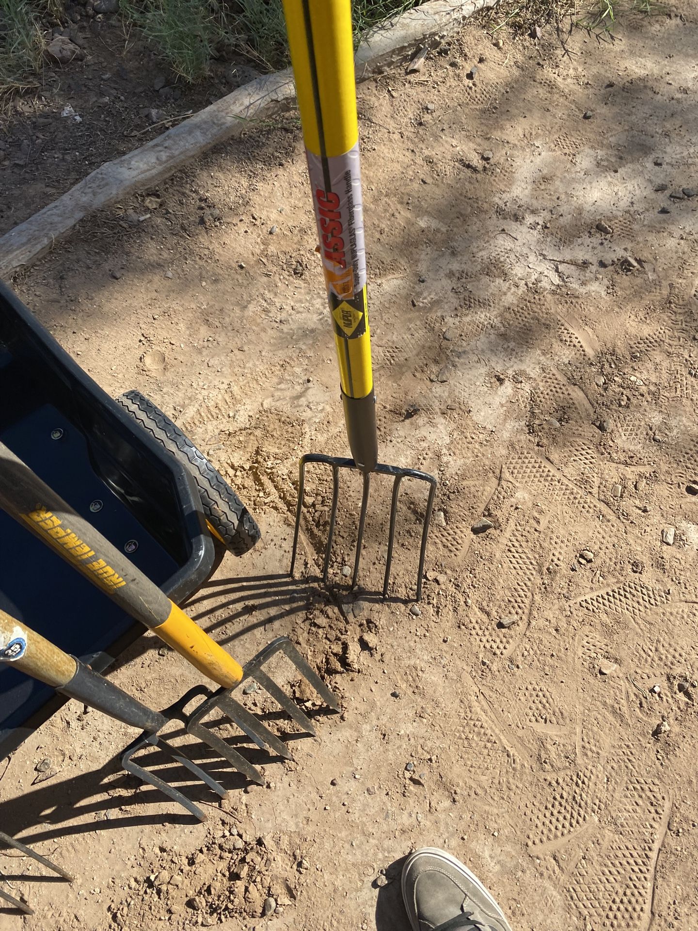 Pitch Forks New, And used Great Shape $35-30-25-15$$Razorback & Others