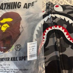 BAPE BLACK 