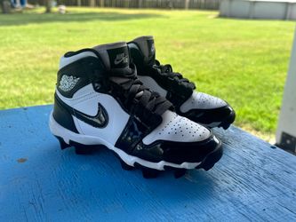 Nike Air Jordan Youth Size 13 Baseball Cleats