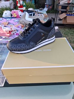 Mk tennie shoes
