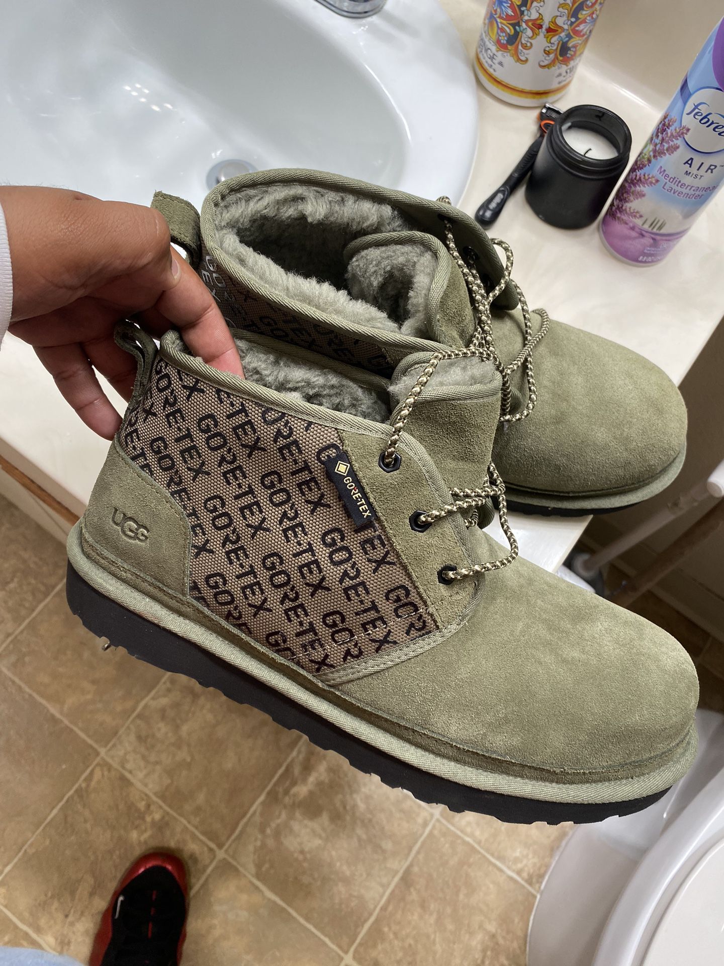 Ugg Gore Tex Green Size 12