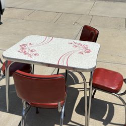 1950’s Retro Table And Chairs 