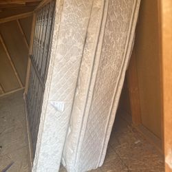 Free Queen Size Matter And Box Spring