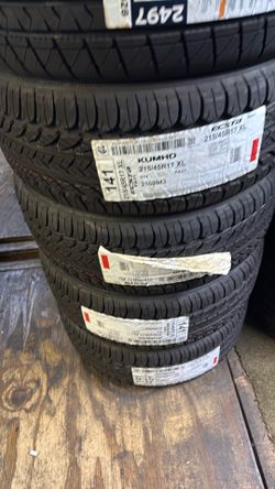 215/45/17 kumho tires 🛞