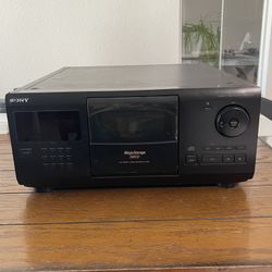 Vintage Sony CDP-CX200 Mega Storage 200 CD Disc. High density Linear Converter System.