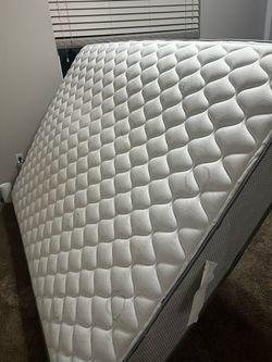 Queen Size Mattress White Quilted
