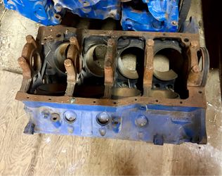 Ford 302 5.0L engine block, pistons & crankshaft