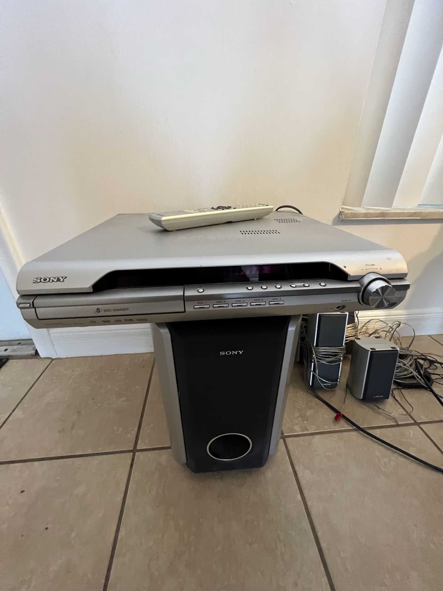 Sony S-Master Digital Amplifier DVD Receiver 5-Disc Changer HCD-DX255 DAV-DX255