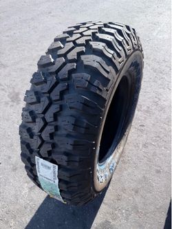 (1) Maxxis Bighorn LT 285/75R18