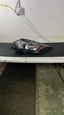2016-2018 Honda HR-V left headlight OEM