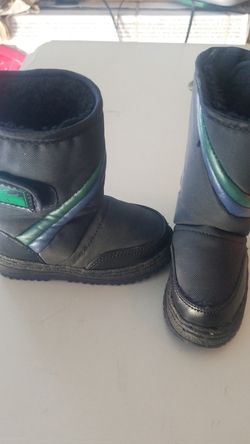 Boy snow boots